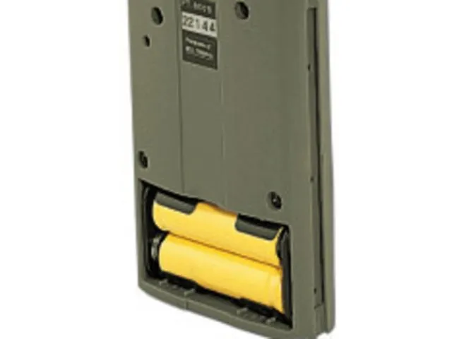 UHF PLL vreckový vysielač s klopovým mikrofónom JTS PT-920BG/5 (4)